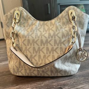 Michael Kors Lily Medium Purse in Vanilla
